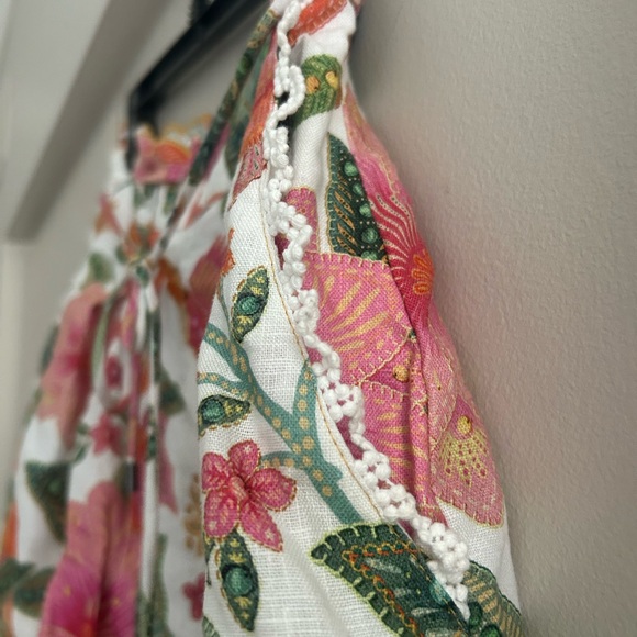 Farm Rio Macaw Bloom Scalloped 100% Linen Shorts - Size M/L - Picture 9 of 14